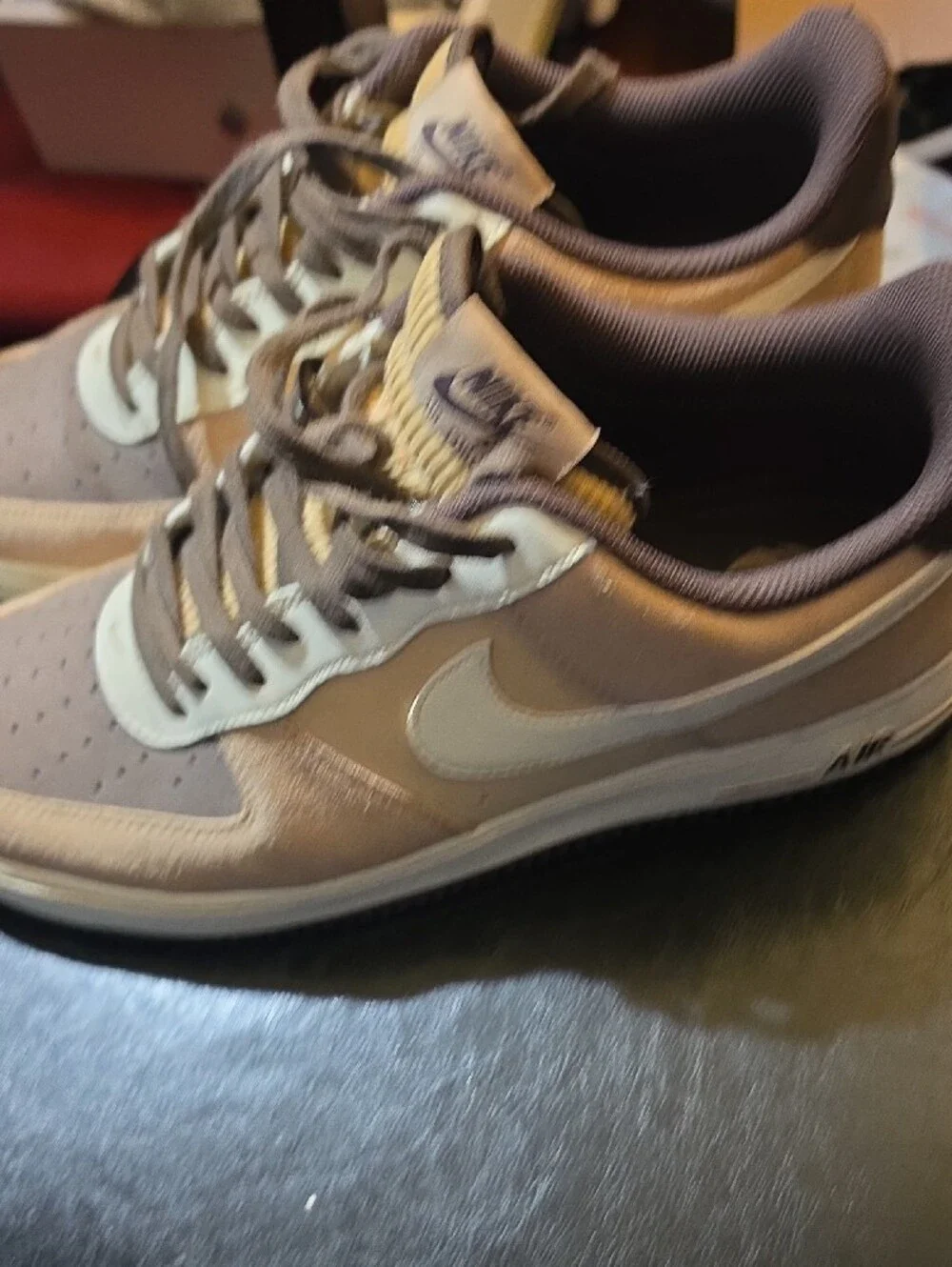Nike Men’s Low-Top Sneakers in Brown and Cream